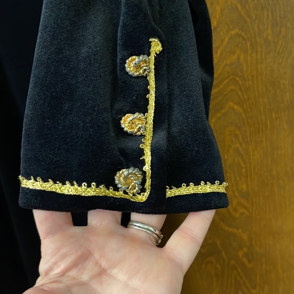 Gorgeous Vintage David Brown Velour Robe - Picture 4 of 9